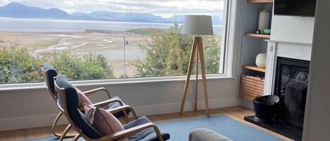 Télévision, cheminée