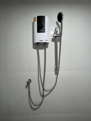 Standard Room | Bathroom | Shower, free toiletries, towels, soap