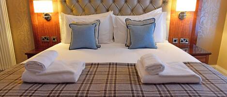 Deluxe Double Room, 1 King Bed, City View