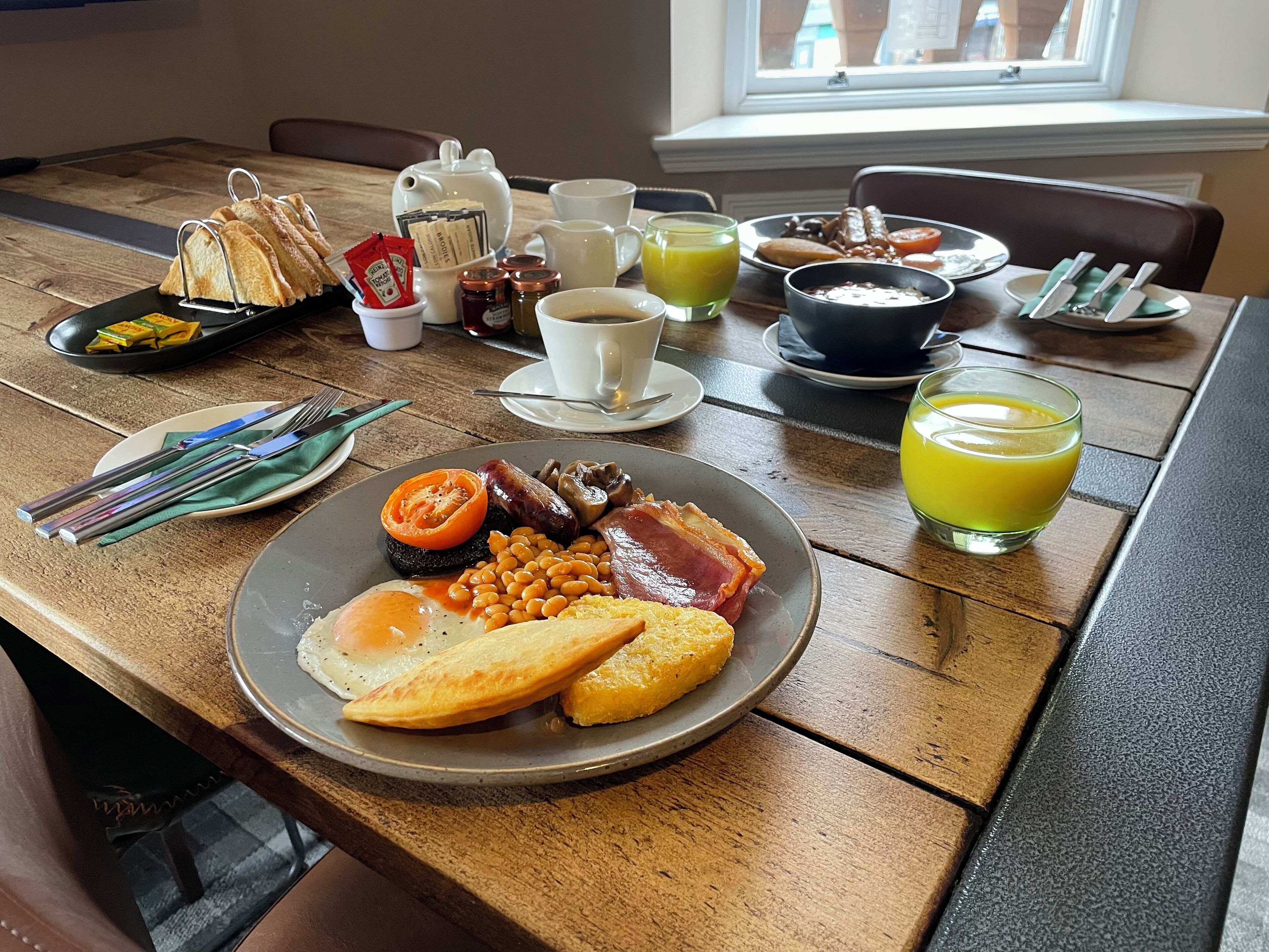 Free daily full breakfast 