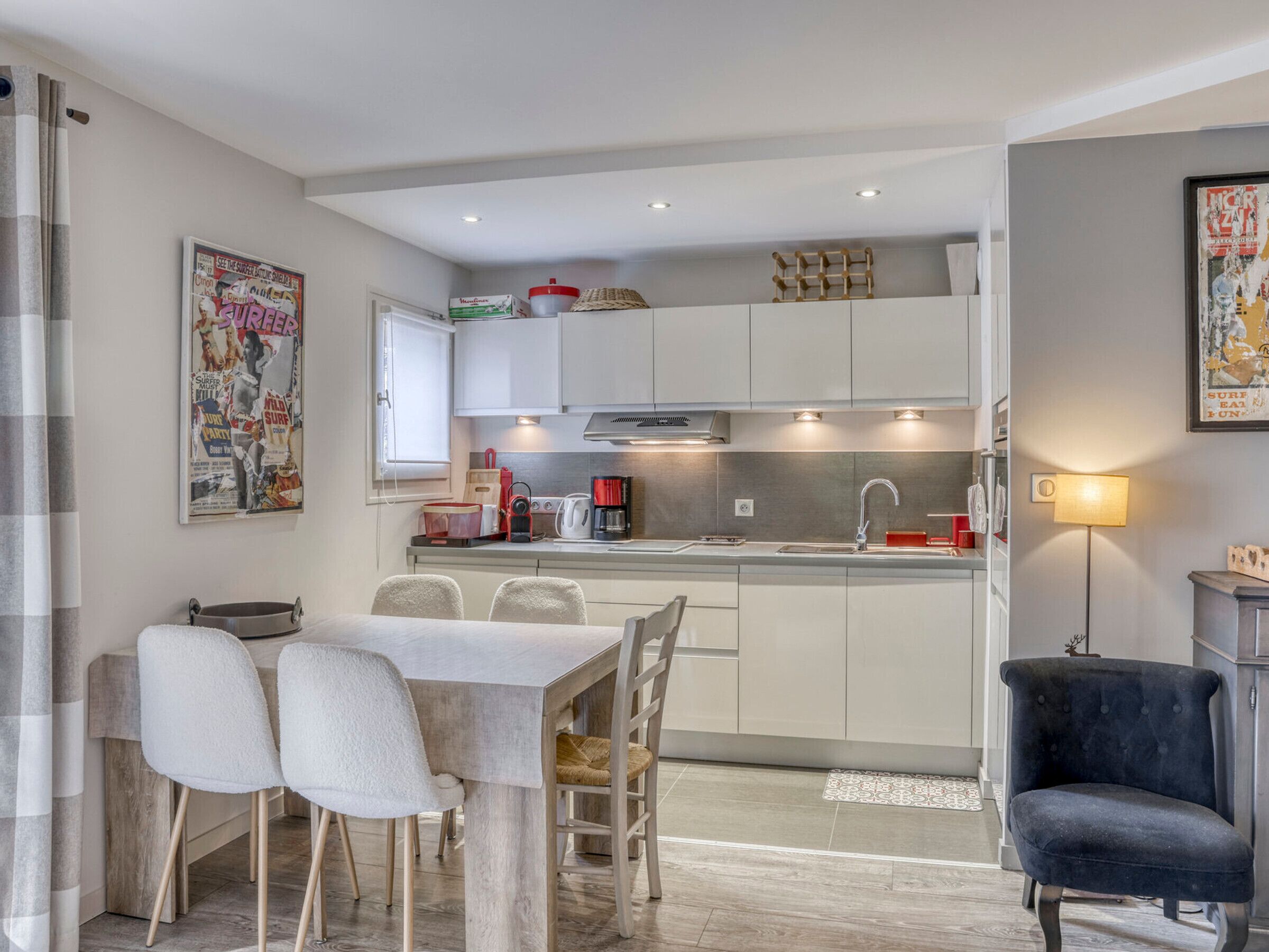 Réfrigérateur, micro-ondes, lave-vaisselle