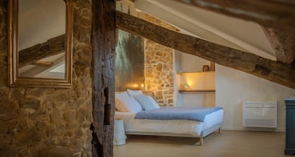 Bed and Breakfast 'Etxea' mit Bergblick, WLAN und Klimaanlage