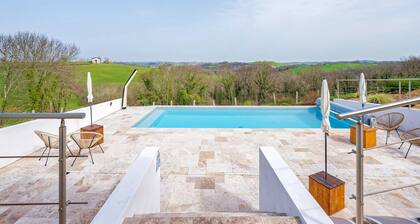 Bed and Breakfast 'Maison Perbos 1556 - Ursuya' mit Gemeinschaftspool, WLAN und Klimaanlage