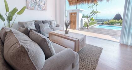 Spacious 3- Bedroom Villa with Stunning Views on Lembongan Island