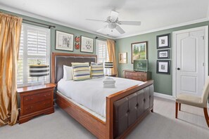 3 bedrooms, iron/ironing board, internet, bed sheets