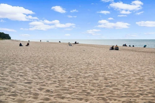 Luxe by the Lake | Pool Access | Near Downtown and Lake