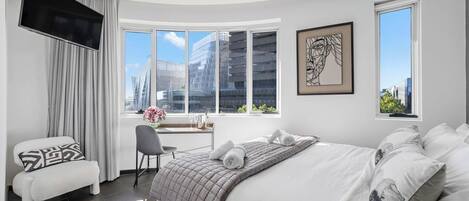 Studio Suite, City View | Premium bedding, minibar, in-room safe, individually decorated