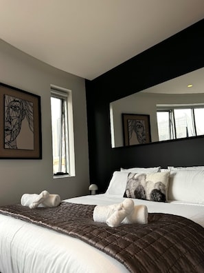 Studiosuite, Stadtblick | Hochwertige Bettwaren, Minibar, Zimmersafe, Schreibtisch