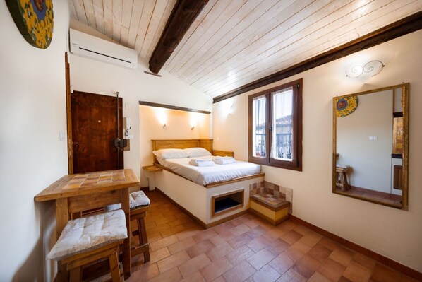 1 bedroom, iron/ironing board
