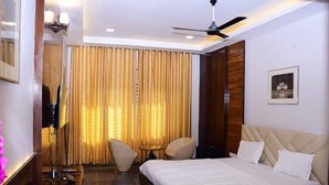 Unclassified image, 3 of 6, button - HOTEL SY21 (Dhar)