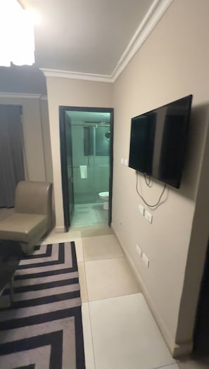Comfort Room, Balcony, City View | Terrace/patio