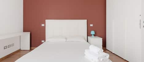 2 bedrooms, iron/ironing board