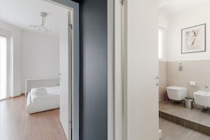 2 bedrooms, iron/ironing board