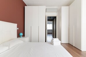 2 bedrooms, iron/ironing board