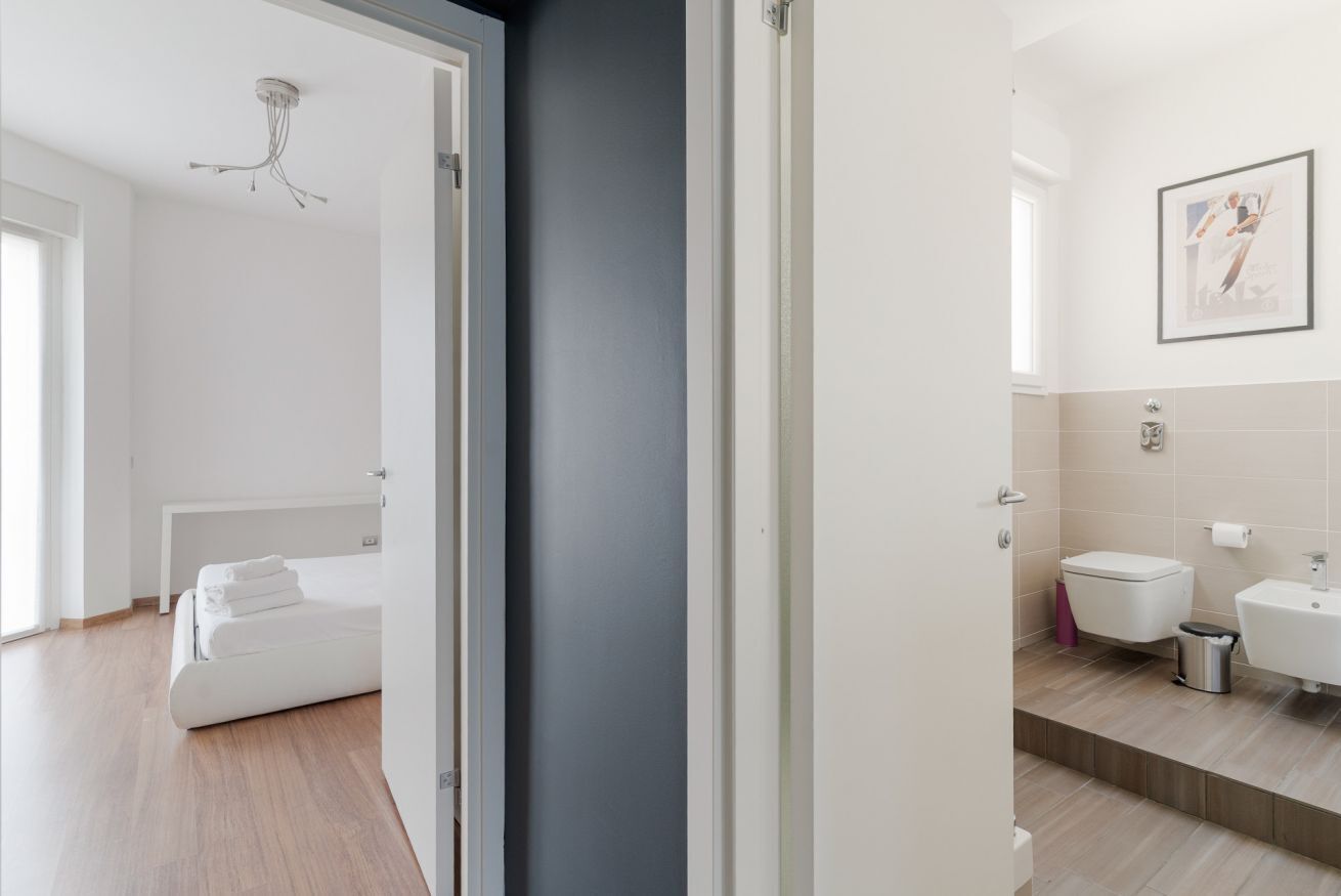 2 Schlafzimmer, Bügeleisen/Bügelbrett