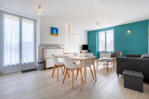 Interior - Apartment 'Penfret' with Private Terrace, Shared Garden and Wi-Fi (Fouesnant)
