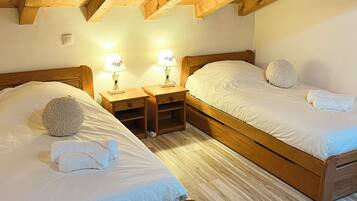 3 chambres, accĂšs Internet, draps fournis