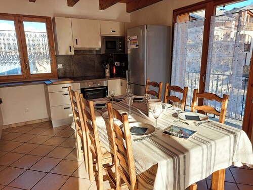 Chalet with panoramic view · Modern comfort · Quick access to 3 Vallées