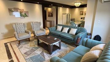 Luxury Apartment, City View | Living area