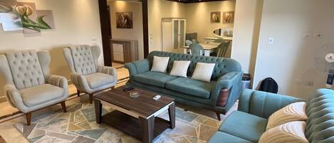 Appartement luxueux, vue sur la ville | Aire de séjour