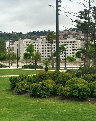 Peaceful 2-bedroom apartment with terrace in Tangier , mountains panoramic view