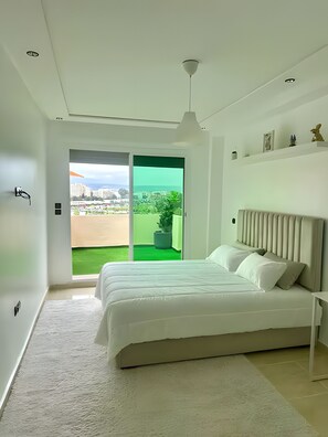 2 室のベッドルーム、アイロン / アイロン台、WiFi、ベッドシーツ