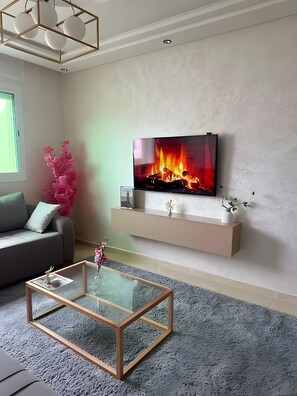 TV - Peaceful 2-bedroom apartment with terrace in Tangier , mountains panoramic view (Tangier)
