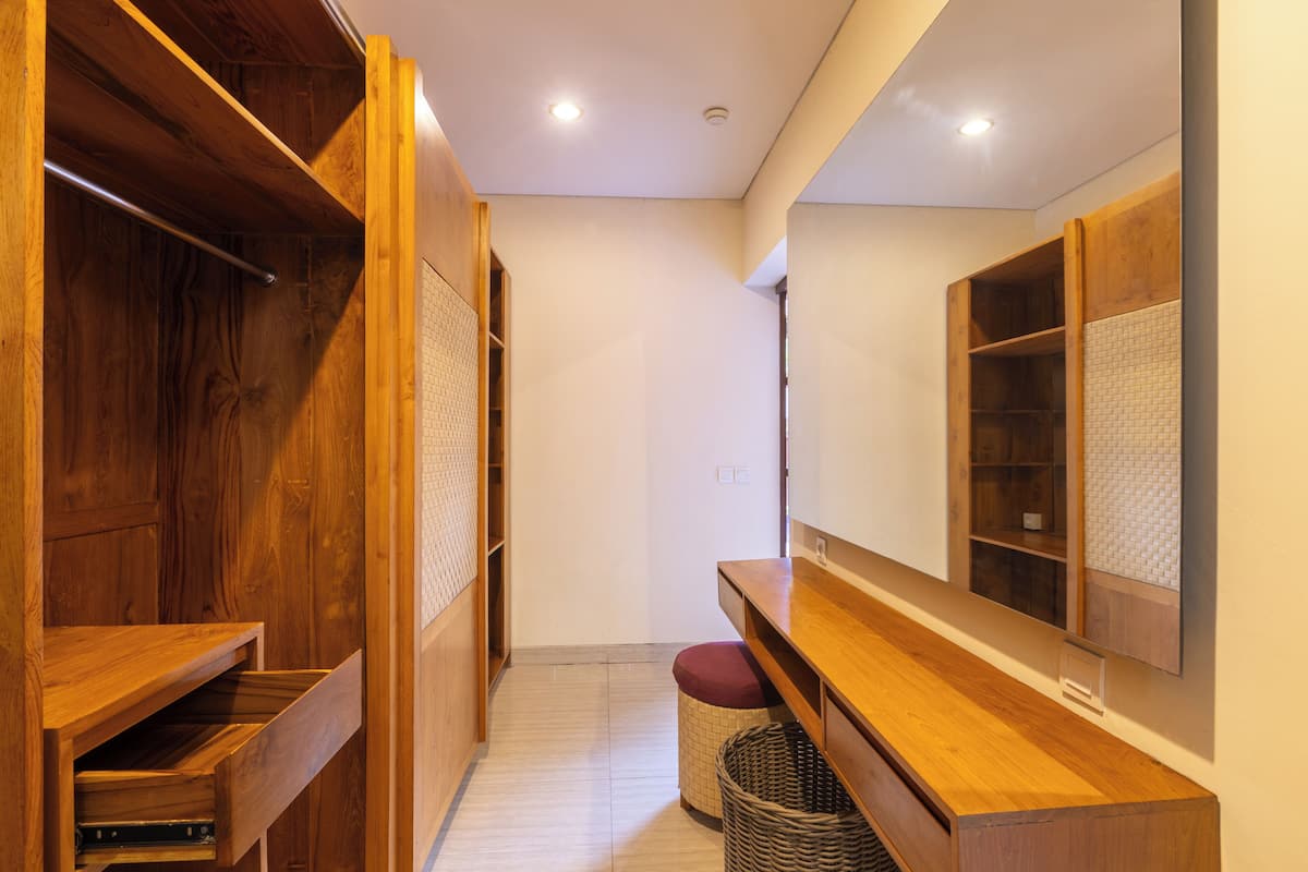 Vila Deluks, balkon, pemandangan kebun | Setrika/meja setrika, Wi-Fi gratis, dan seprai linen