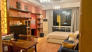Comfort Studio Suite, City View | Blackout drapes, soundproofing, iron/ironing board, free WiFi
