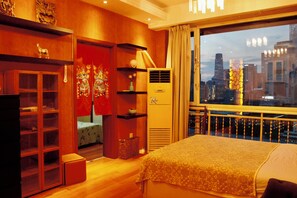 Blackout curtains, soundproofing, iron/ironing board, free WiFi