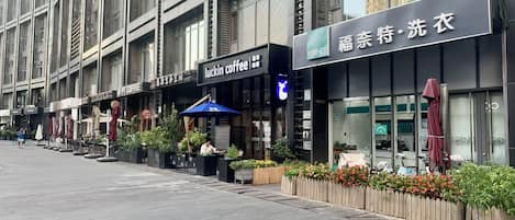Coffee shop