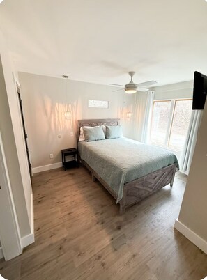 2 habitaciones, tabla de planchar con plancha, wifi y ropa de cama
