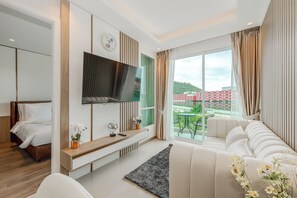 Apartment, Balcony | Living area