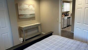 2 makuuhuonetta, silitysrauta/-lauta, Wi-Fi, vuodevaatteet