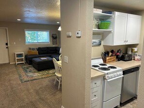 Fridge, microwave, stovetop, dishwasher