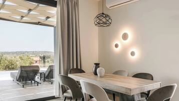 Villa (2 Bedrooms) | Interior