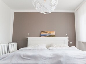 2 bedrooms, WiFi, bed sheets