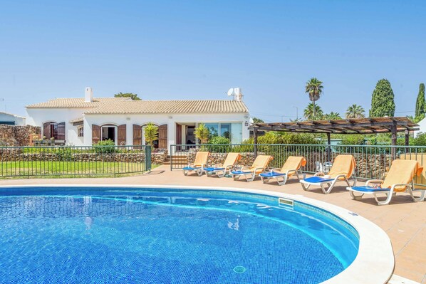 Villa (4 Bedrooms) | Exterior