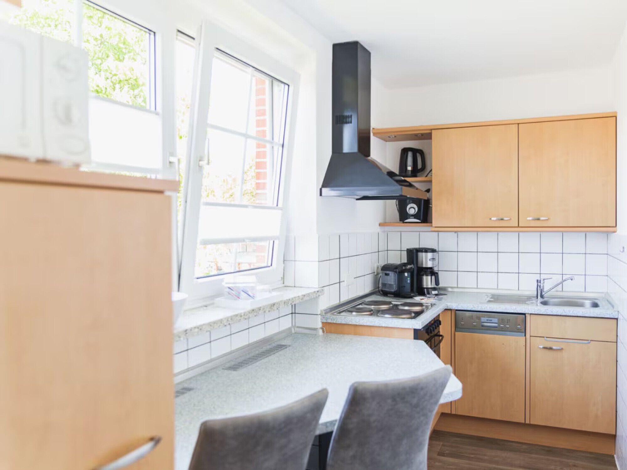 ثلاجة، ميكروويف، فرن، موقد طهي مسطح