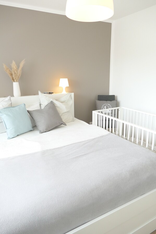 1 bedroom, WiFi, bed sheets