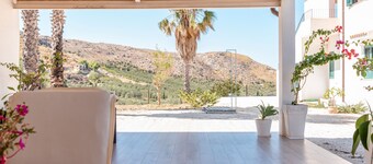 Camera 'Monte Suso' con vista mare, terrazza in comune e aria condizionata