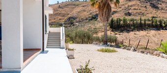 Room 'Monte Suso' with sea view, shared terrace and air conditioning