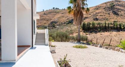 Room 'Monte Suso' with sea view, shared terrace and air conditioning