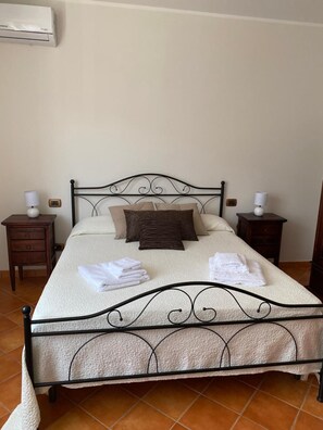 1 habitación y ropa de cama