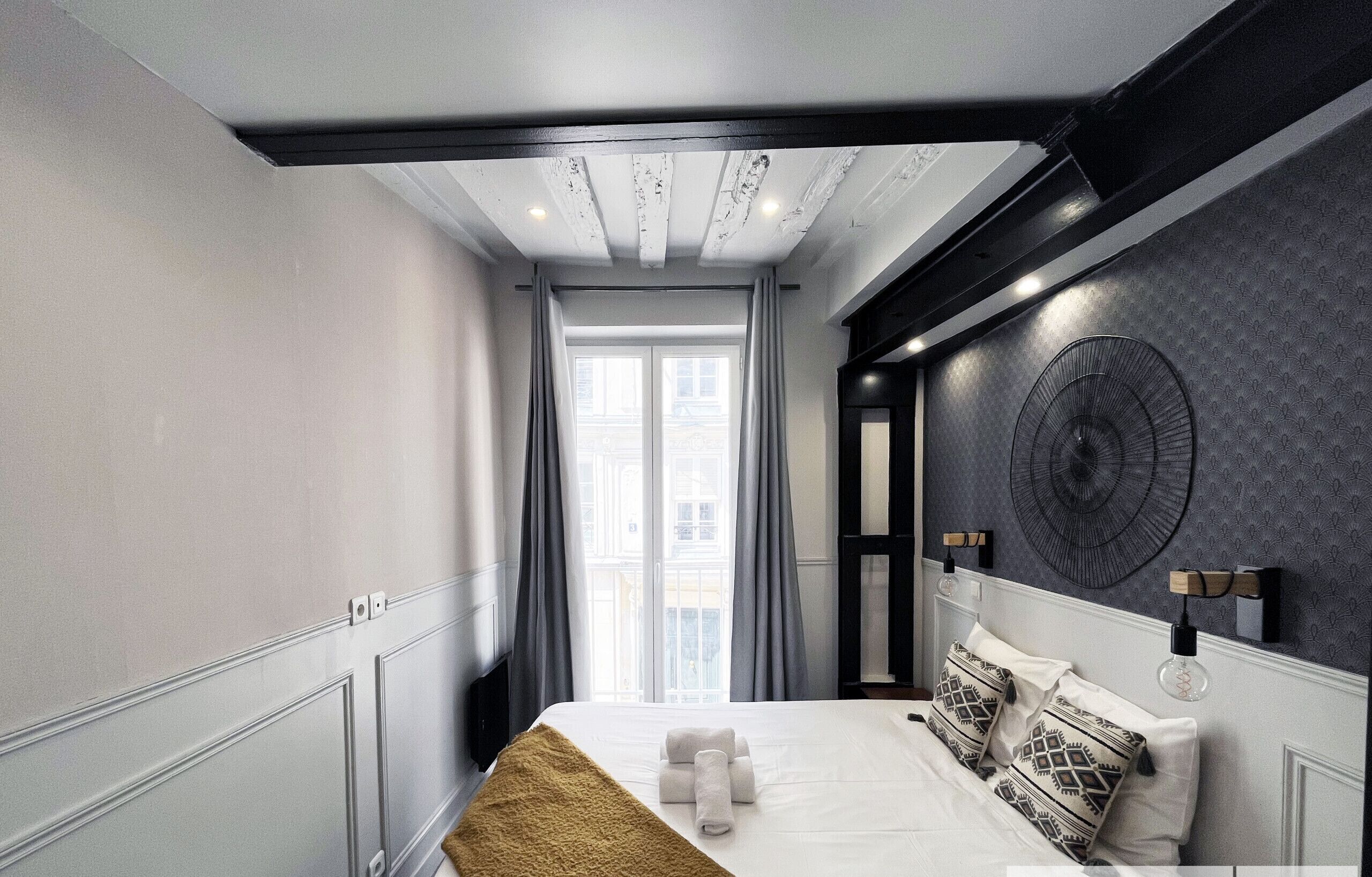 2 bedrooms, iron/ironing board, free WiFi, bed sheets