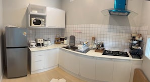 Full-sized fridge, toaster, rice cooker