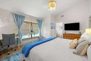 4 bedrooms, desk, iron/ironing board, travel crib