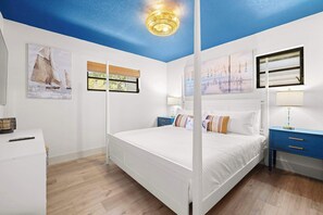 4 bedrooms, desk, iron/ironing board, travel crib