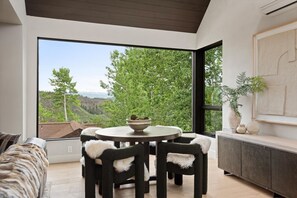 Dining - ONYX lodge | Slope-Side Alpine Escape (Snowmass Village)