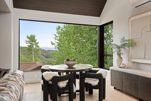 تناول الطعام